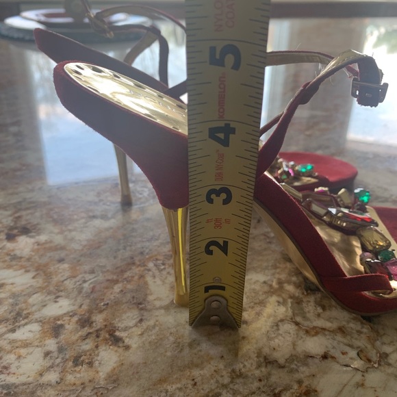 Heels - Picture 7 of 7